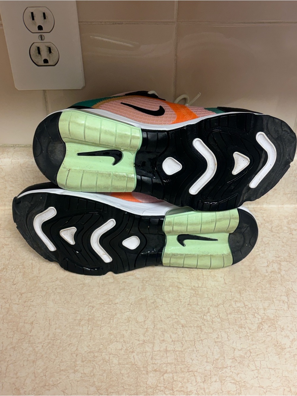 Nike Air Max 200 Light Arctic Pink Orange Pulse Size Women’s 8.5 - Picture 7 of 13